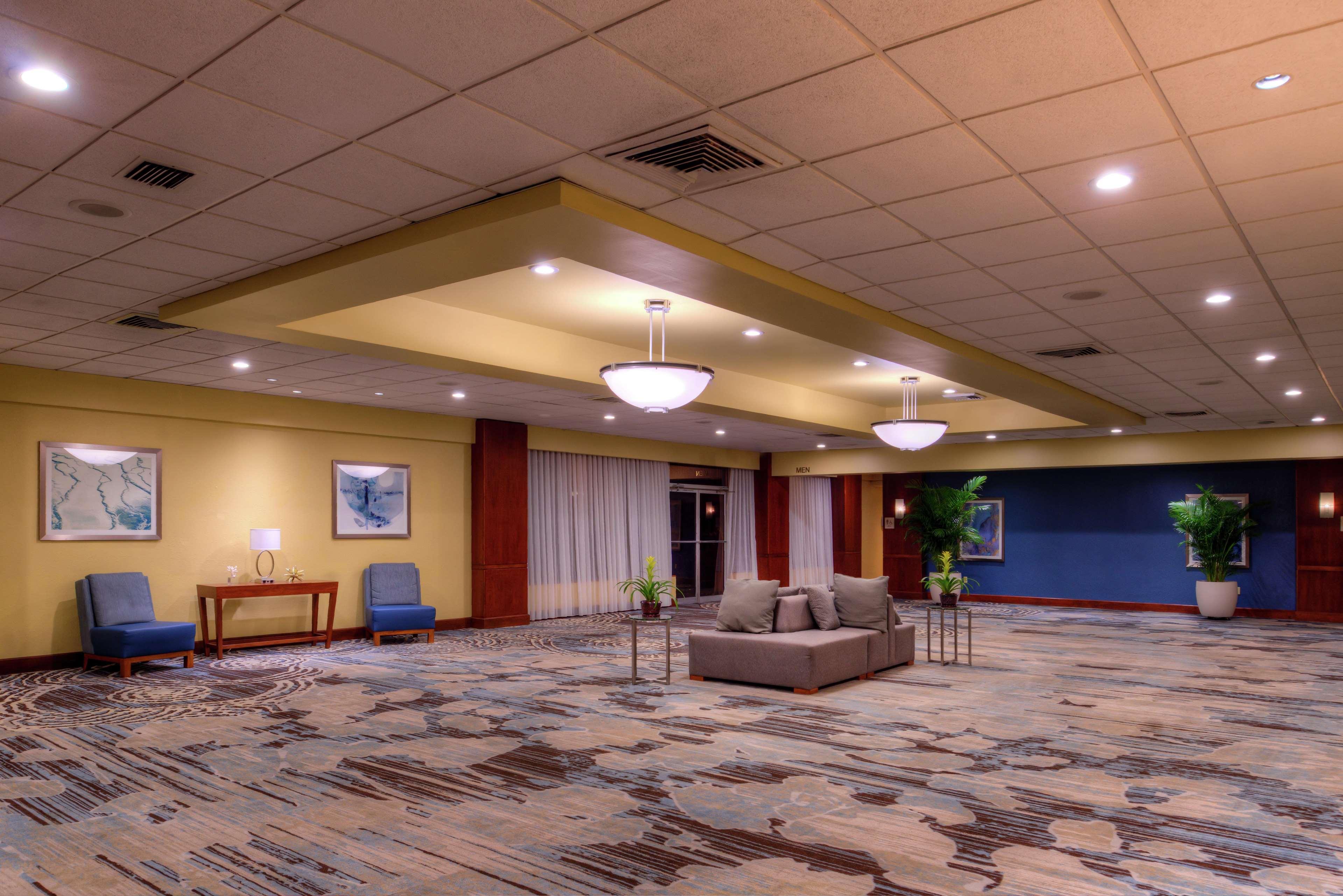 Doubletree By Hilton Hotel Tampa Airport-Westshore Exterior photo
